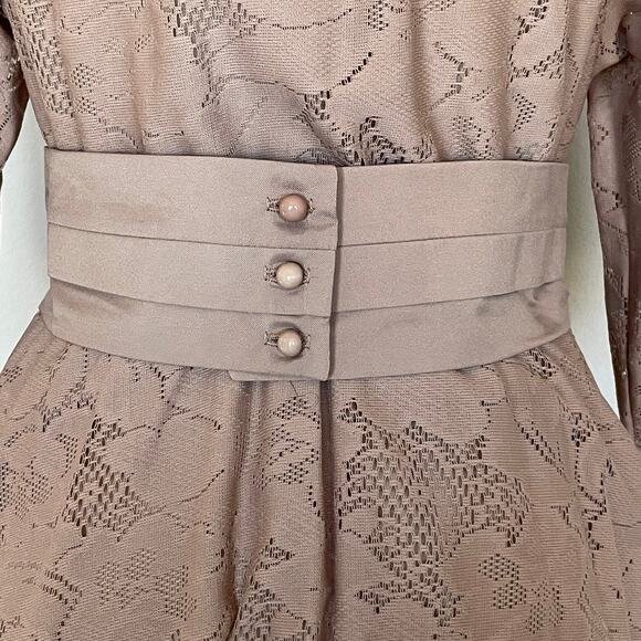 Vintage Lace Pleated Belted Dress - Picture 3 of 11